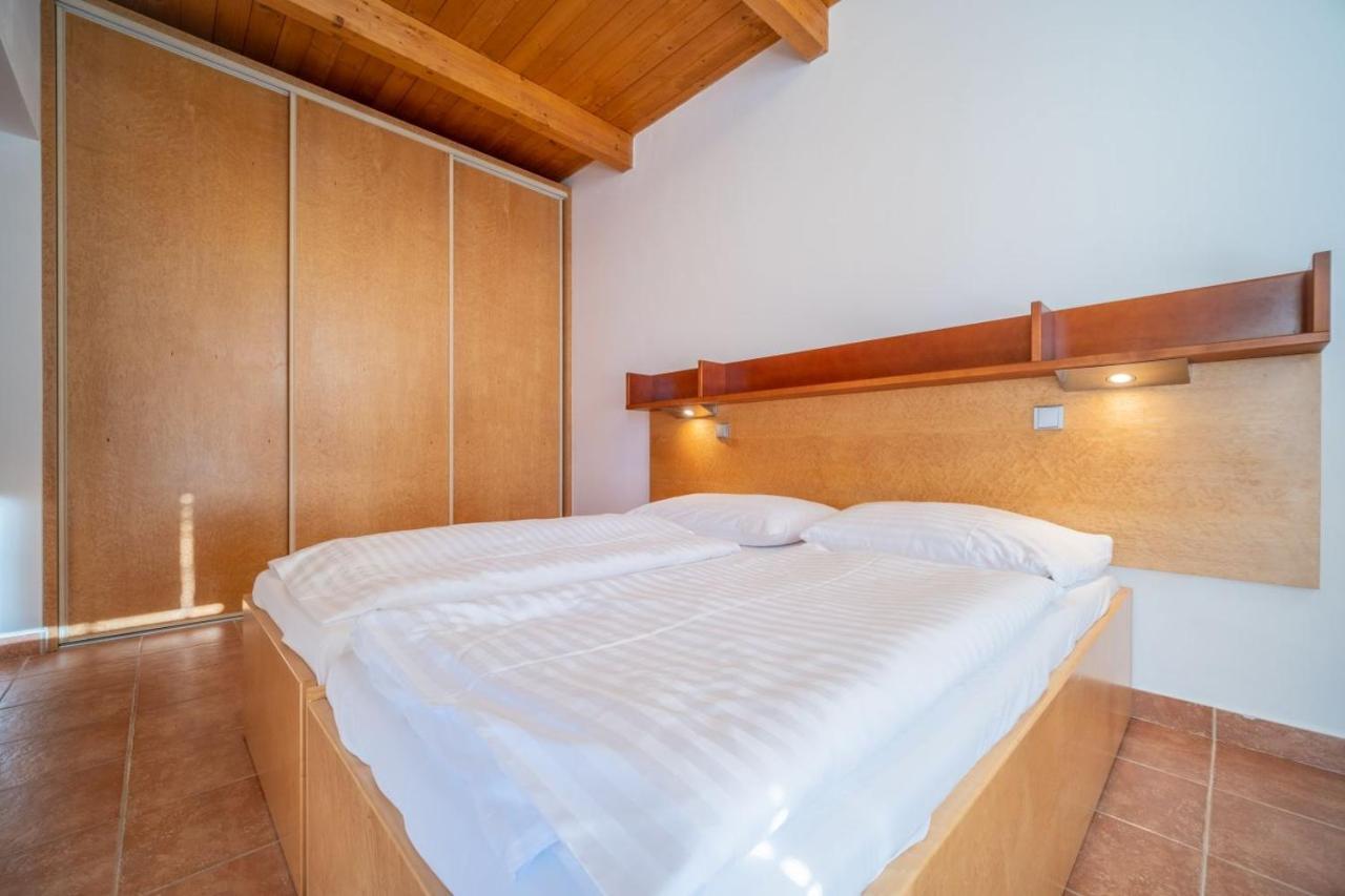 Apartment Doky D8 - Lipno Home Липно-над-Влтавой Экстерьер фото